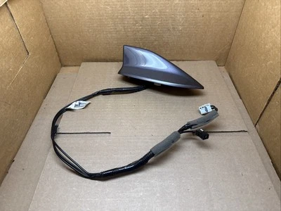 Antena de aleta de tiburón techo Honda HR-V HRV 2016-2022 NH797M 39150-T7W-A110-M1 Foto 1 de 4