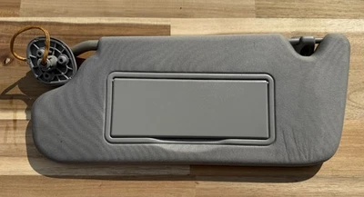 CHEVROLET IMPALA 2006-2016 PARASOL ILUMINADO lado del conductor gris tela parasol OEM Foto 1 de 3