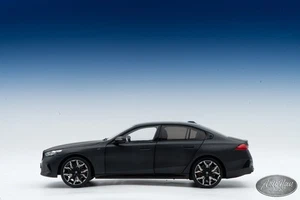 1/18 Minichamps 2023 BMW i5 M60 Matt Gray 🤝ALSO OPEN FOR TRADE🤝 - Picture 1 of 5