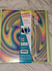 Mead Original Trapper Keeper Mappe, Retro/Vtg Stil, Tie Dye, Trippy Twist, NEU - Bild 1 von 5