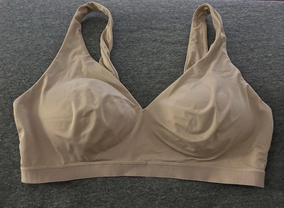 Warner’s All You Need Wireless Bra Size Small - Image 1 of 4
