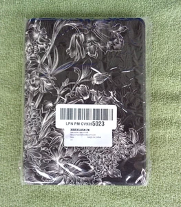 Case for 6.8" Kindle Paperwhite- Black with White Flowers- Walnew- NEW - Picture 1 of 2