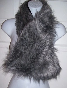 Fownes Mujer Cuello Envoltura Largo Plateado Pelo Imitación Piel Tela Negra Reverso Nuevo    - Imagen 1 de 11