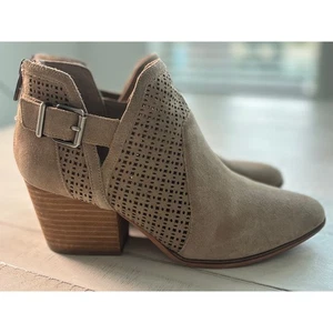 Vince Camuto Naryka Taupe Suede Cutout Ankle Boots 7.5 - Picture 1 of 6