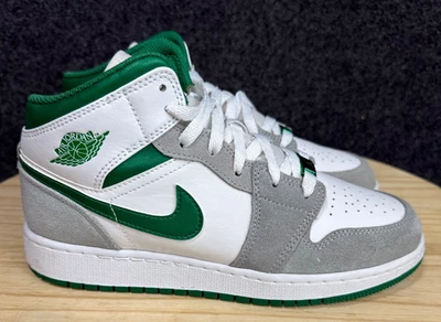 Air Jordan1 Mid SE 松树绿色/烟灰色男孩 6 岁见笔记!! — 第 1/4 张图片