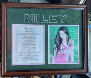 Miley Cyrus, Hannah Montana affiche dédicacée encadrée et mat (authentifiée)