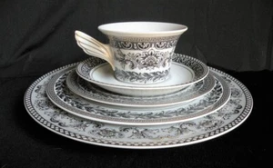 Versace Gorgeous Rosenthal China Dinnerware 5 Piece Set in Marqueterie Pattern - Picture 1 of 15