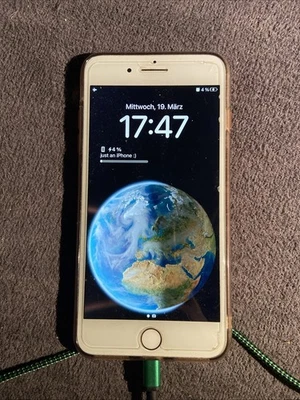 Apple iPhone 8 Plus 64GB Rosé. Gebraucht Sehr Gut . +4 Hüllen. Zubehörpaket  - Bild 1 von 4