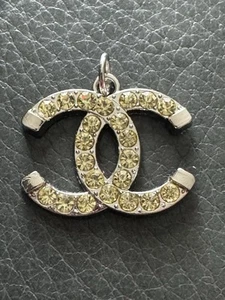 ✨Chanel Zipper Pull/Charm Light Yellow 25mm - Picture 1 of 4