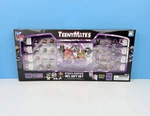 NEU TeenyMates Big Box NFL 2024 Mahomes Rodgers 22 Figuren & 35-teiliges Puzzle Neu im Karton - Bild 1 von 11