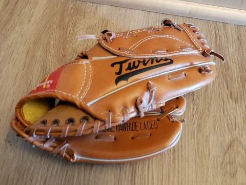 Vintage Minnesota Twins 2525 Souvenir Baseball Glove Coca Cola Mc Donalds youth Cover