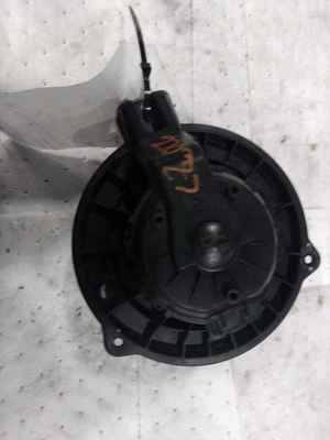 Motor soplador de climatización usado se adapta a: Hyundai Veloster 2015 grado A Foto 1 de 4