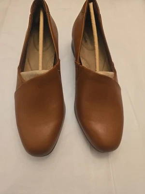 Clarks Juliet Trim Leather Slip-On Loafers, Brown,  Size 7.5M New - Image 1 of 4