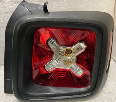 Задний светодиодный фонарь для правостороннего пассажира Jeep Renegade Sport 2015-2021 годов выпуска 51953119 оригинальный - Изображение 1 из 3