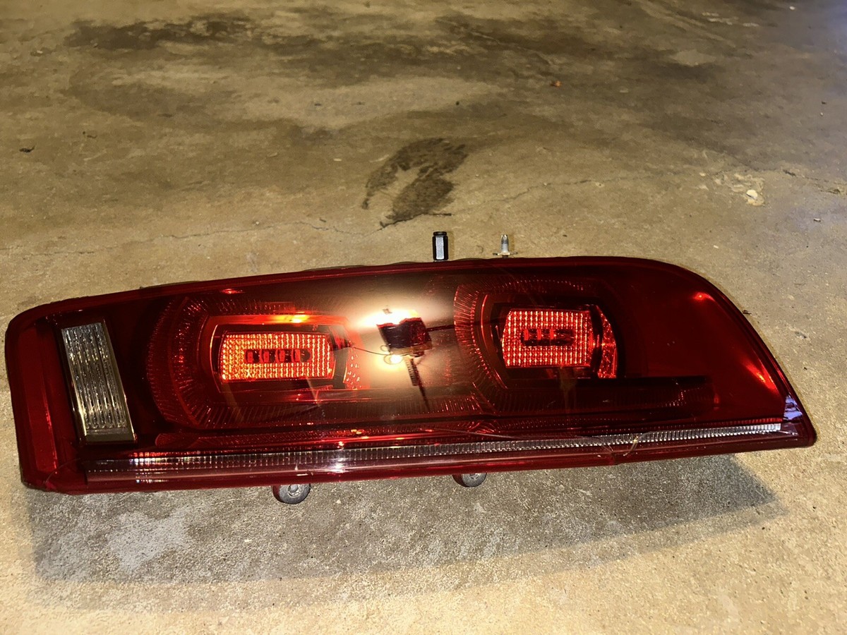Audi R8 Rear Tail Lights AUDI R8 TAIL LIGHT LEFT DRIVER SPYDER 2009
