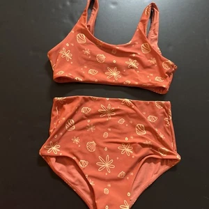 PacSun Kids 2 Piece Bathing suit. Size X-Large (12) Seashell and flower designs - Picture 1 of 4