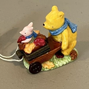 Carretilla con bisagras de porcelana Winnie the Pooh Midwest of Cannon Falls Piglet - Imagen 1 de 15