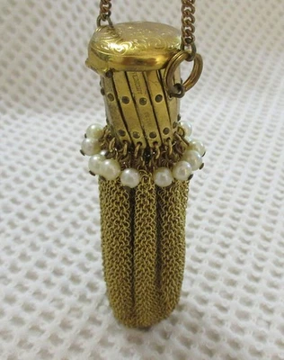 (O) Gold Mesh Beggar's Purse, Gate Top, Pearl Trim, Germany, U.S. Side, 1940s - Image 1 of 4