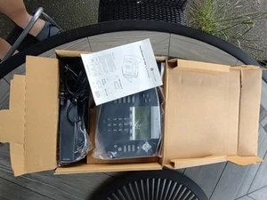 GENUINE POLYCOM SoundPoint IP 550 VOIP Business phone PoE 2201-12550-001-(15128) - Photo 1 sur 16