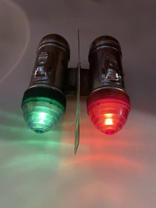 Allan Marine Vintage Red And Green Bow Light - Picture 1 of 1
