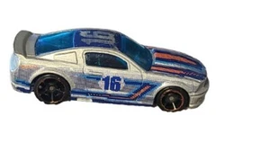 2016 Grey Hot Wheels # 198 Art Cars ‘07 Ford Mustang Gray Diecast 1/64 - Picture 1 of 5