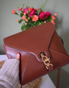 VINTAGE tan faux leather gold tone buckle handbag bag - Picture 1 of 9