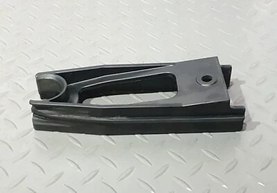 ♻️ Kawasaki EX 250R Ninja 2008 - 2012 задняя резиновая направляющая ползунка цепи ♻️ - Изображение 1 из 4