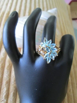 Anillo racimo topacio azul claro chapado en oro amarillo talla 12 Foto 1 de 4