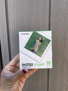 Paquete doble cuadrado de película Fujifilm Instax - Imagen 1 de 4