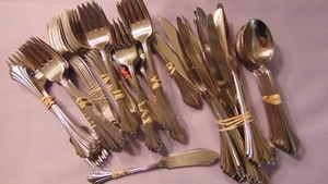 MIXED LOT 121 ONEIDA STAINLESS U.S.A. FLATWARE "BANCROFT" VERY NICE!! - Picture 1 of 3