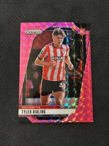 2024-25 Prizm Premier League rosa mosaico Prizm Tyler Dibling RC #300 - Foto 1 di 2