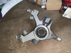 Brand New Steering Knuckle Front Left Fits 2000-2004 Ford Focus - Picture 1 of 5