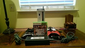 Microsoft Xbox 360 120 GB White Console - Picture 1 of 12