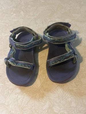 Sandalia Teva Hurricane XLT 2 - Niños talla 9. Colores morado, turquesa y verde. Foto 1 de 4