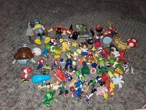 Lot of Super Mario Bros Luigi Yoshi Mixed Toy Figures - Picture 1 of 4