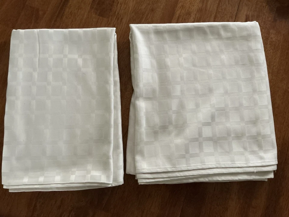 2 JC Penney White Damask Tablecloths 100x120 & 84x120 Checkered Pattern - Image 1 of 1