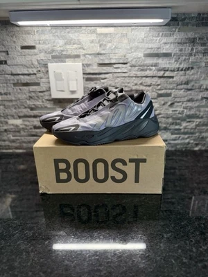Talla 10.5 - Adidas Yeezy Boost 700 MNVN Geode Foto 1 de 4