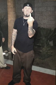 Fred Durst, Limp Bizkit, Middle Finger At 2002 Billboard, Original Type 1 Photo - Picture 1 of 2