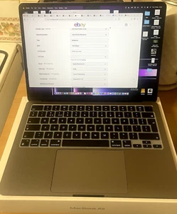 Apple MacBook Air 13.6" (256GB SSD, Apple M2, 8GB RAM) Laptop - Space Grey - Afbeelding 1 van 5