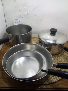 revere ware Set di pentole con fondo in rame 7" 10" padelle 2 e 3 quarti padelle per salse... - Foto 1 di 11