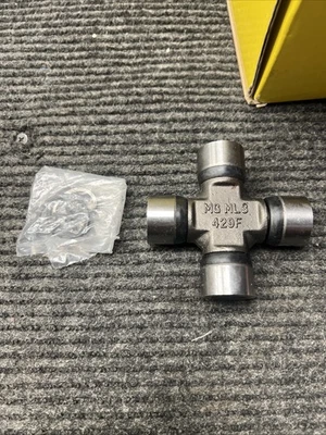 Комплект MOOG U-Joint 380 новый из старых запасов - Изображение 1 из 4