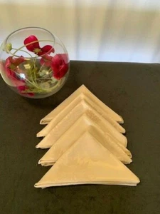 6 x Cream Napkins with a pattern 50 cm 50 cm (R) - Picture 1 of 5