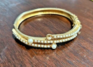 Vintage Gold Toned Faux Pearl Bangle Bracelet Needs Repaired - Picture 1 of 5
