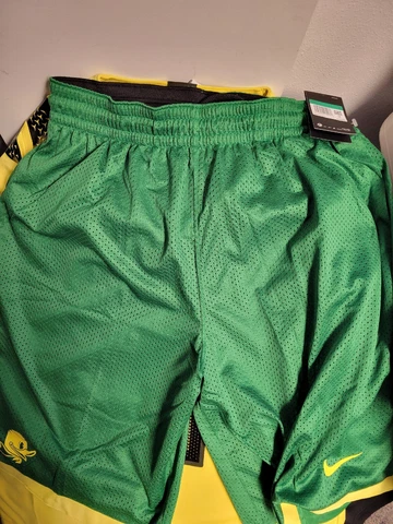 Nike Oregon Ducks Dri-FIT Shorts Mesh Green Men's Size Extra Large  DC9476 NWT Cover