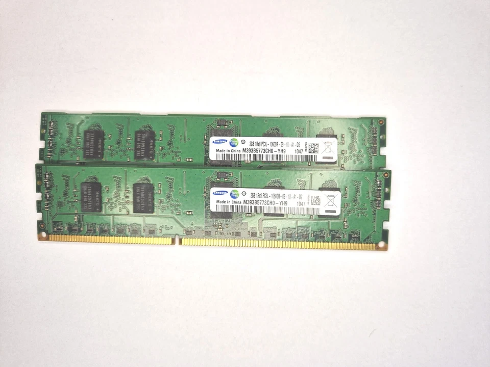 LOTTO DI 2x2GB M393B5773CH0-CH9 Samsung 2GB 1Rx8 PC3L-10600R DDR3-1333MHz ECC - Immagine 1 di 1