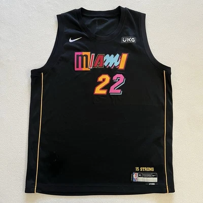 Camiseta Nike Miami Heat Jimmy Butler preta #22 Swingman City Edition Youth GG - Imagem 1 de 4