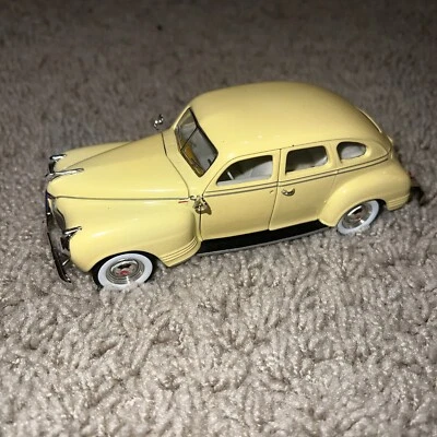 4I Road Signature 1941 Plymouth Diecast 1/32 Yellow Sedan Toy Collectible - Image 1 of 4