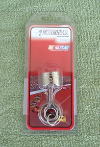 2003 Motorhead- NASCAR #24 Jeff Gordon Piston Keychain- 1:8 Scale, Movable- NIP - Picture 1 of 3