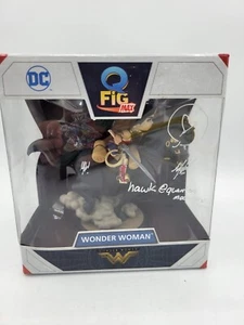 NIB WONDER WOMAN Q-FIG MAX Quantum Mechanix SDCC Exclusive Figure SIGNED Hawk DC - Picture 1 of 8
