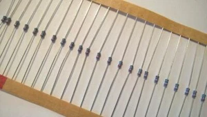 ZAC248 Qty 100 pcs Vishay SFR16S Metal Film Axial Resistor 22K Ohm 1% 1/2W - Foto 1 di 3